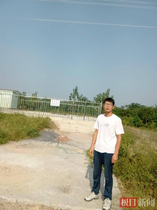 浩源配资 致敬！湖北王功瑾“毒井”救人，荣登中政委“见义勇为季度勇士榜”